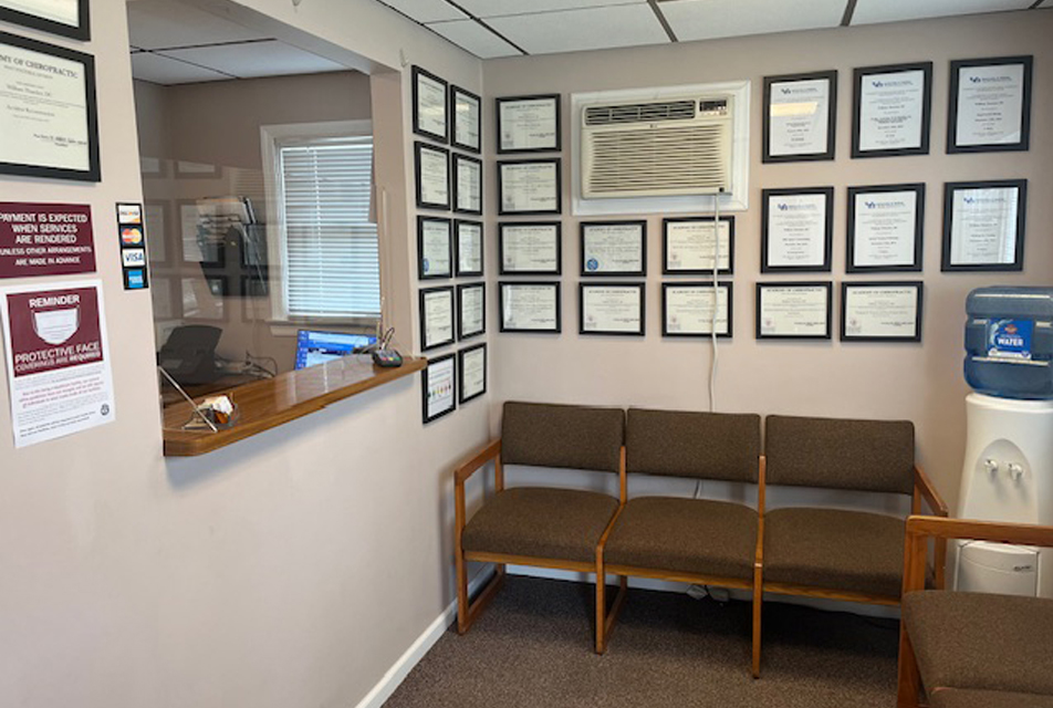 Clinic For Auto Accident Injury Treatment In Baldwin waitingroom