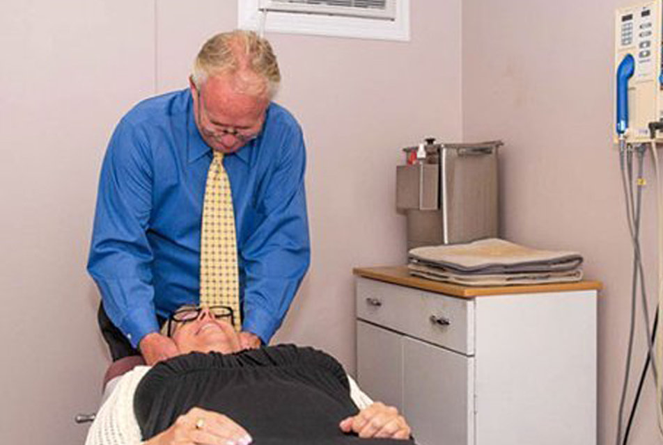 Clinic For Auto Accident Injury Treatment In Baldwin reception desk